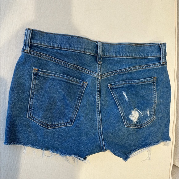 Old Navy Women's Mid Rise Denim Stretch Shorts - Picture 2 of 2